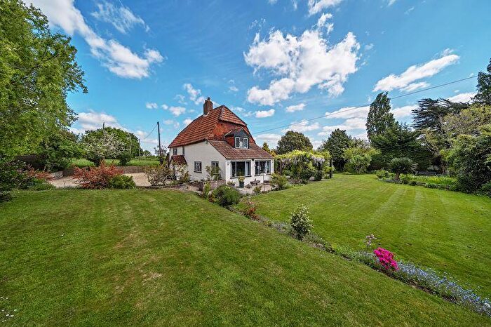 4 Bedroom Detached House For Sale In Triangle Lane, Titchfield, PO14