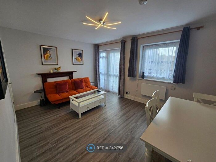 2 Bedroom Flat To Rent In Valois House, London, SE1