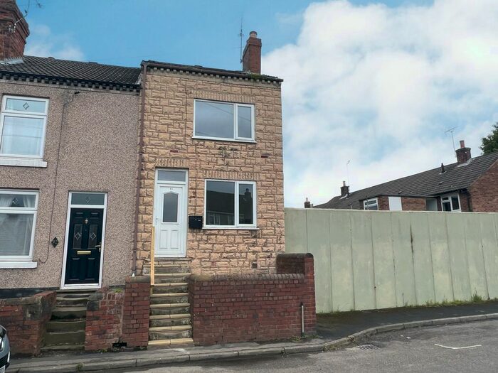 2 Bedroom End Of Terrace House To Rent In Clay Lane, Chesterfield, Derbyshire, S45