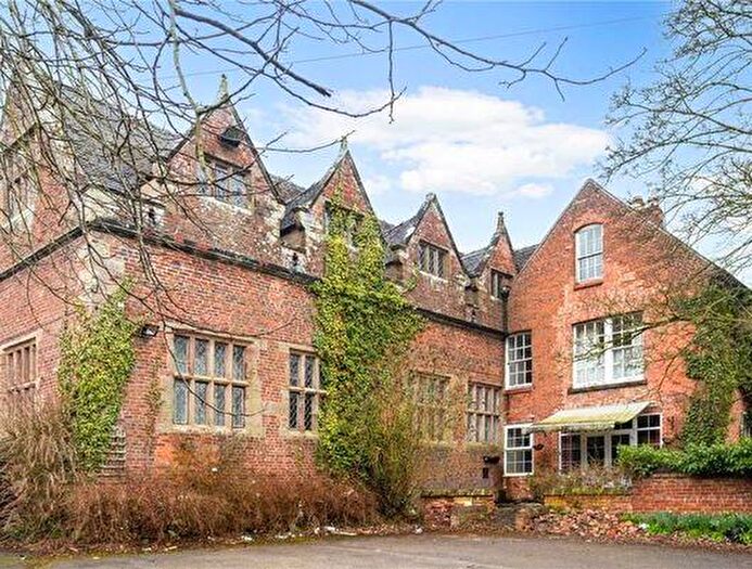 39 Bedroom Character Property For Sale In School Lane, CW3