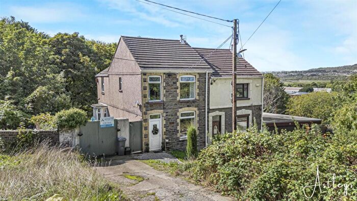 2 Bedroom Semi-Detached House For Sale In Pentwyn, Neath, SA11