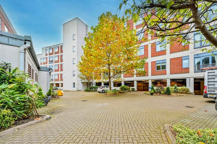 2 Bedroom Flat To Rent In Crouch End Hill, Crouch End, London, N8