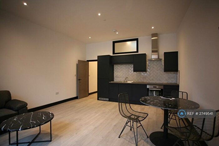 1 Bedroom Flat To Rent In Stanford House, Stourbridge, DY8