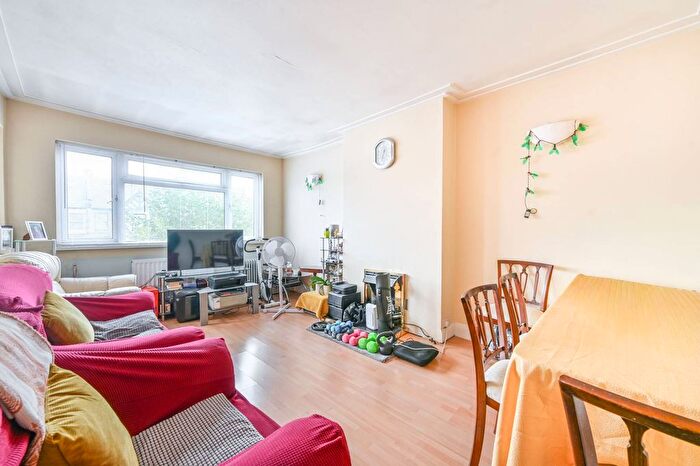 2 Bedroom Flat For Sale In Chambers Lane, Willesden, London, NW10