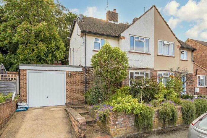 3 Bedroom Semi-Detached House To Rent In Campbell Road, Weybridge, KT13