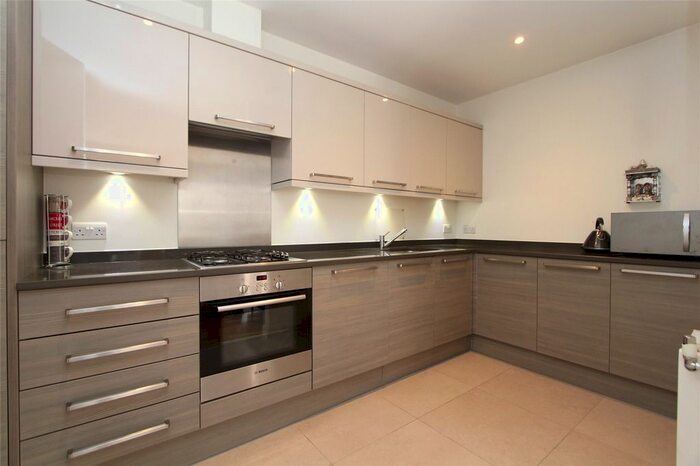 2 Bedroom Flat To Rent In Palm Court, Alpine Road, London, NW9