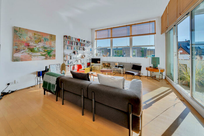 2 Bedroom Apartment To Rent In Corsica Street, London, N5