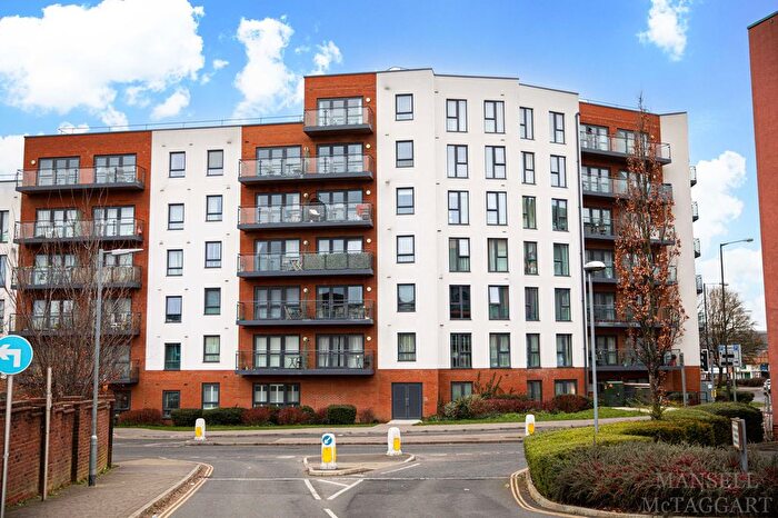 2 Bedroom Flat For Sale In Ifield Road, Crawley, RH11