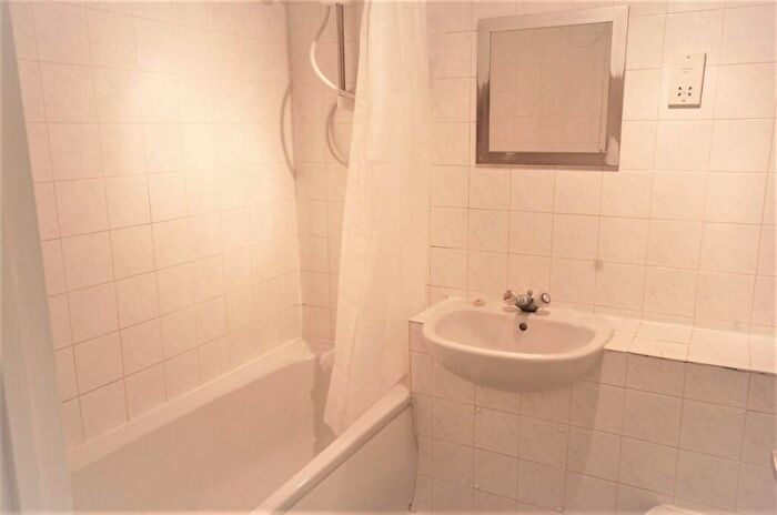 1 Bedroom Flat For Sale In Basevi Way, London, SE8