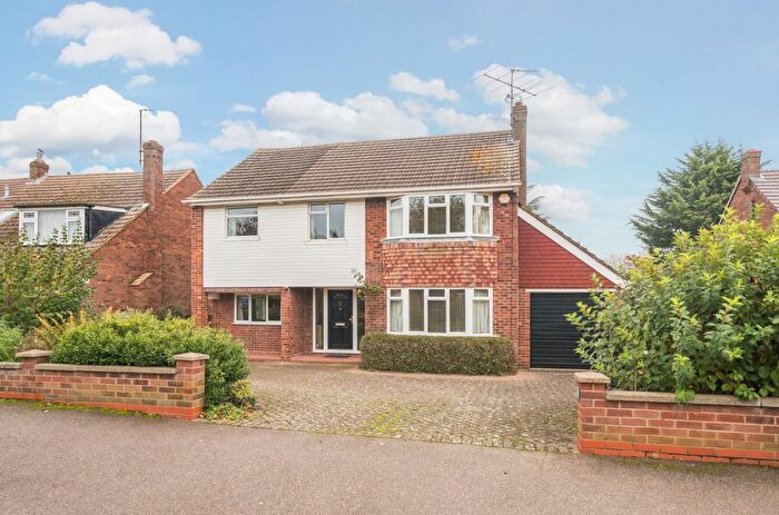 4 Bedroom Detached House For Sale In Elger Close, Biddenham, Bedford, MK40