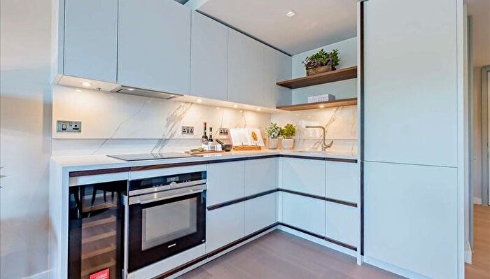 1 Bedroom Flat To Rent In Garrett Mansions, Paddington, London, W2