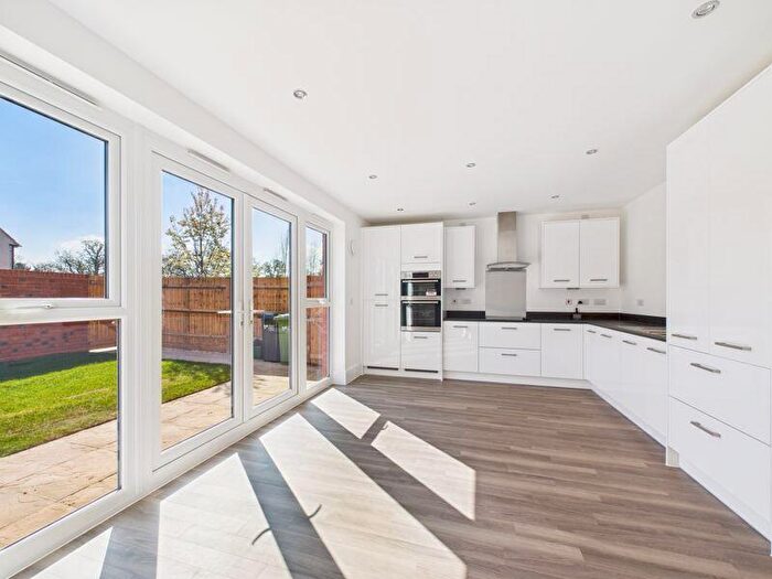 3 Bedroom House To Rent In Duxbury Close, Stonehouse, GL10
