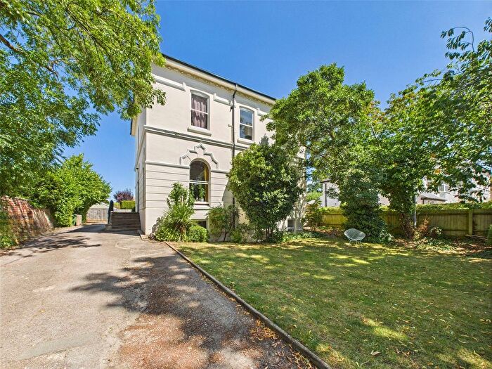 2 Bedroom Flat For Sale In Sydenham Road North, Cheltenham, Gloucestershire, GL52