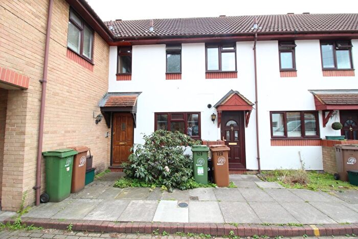 2 Bedroom Terraced House To Rent In Boscombe Road, Worcester Park, KT4