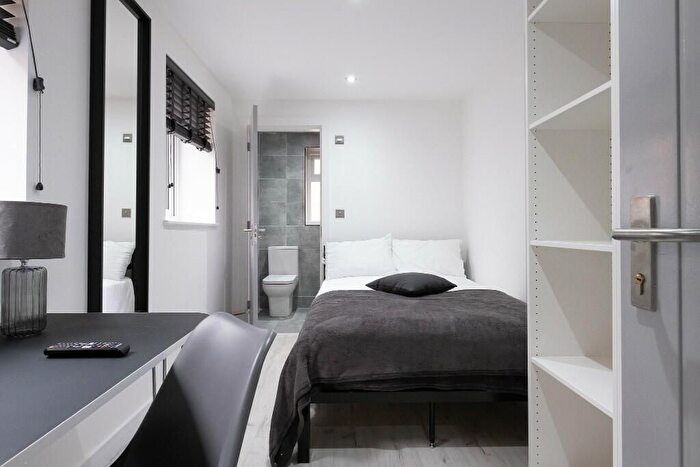 6 Bedroom Semi-Detached House To Rent In Scorer Street, Lincoln, LN5