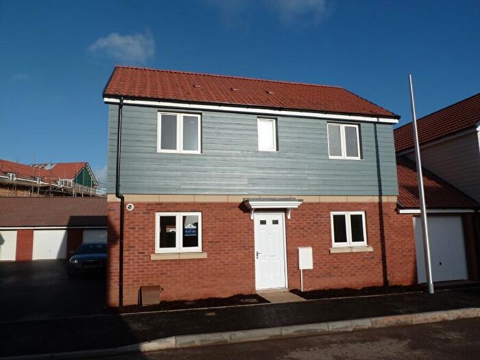 3 Bedroom Detached House To Rent In Greenacres, EX2