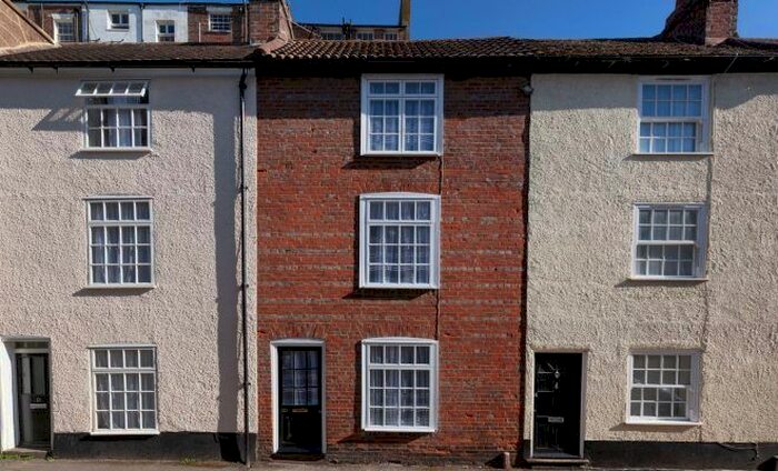 3 Bedroom Terraced House To Rent In Russell Street, Hastings, TN34