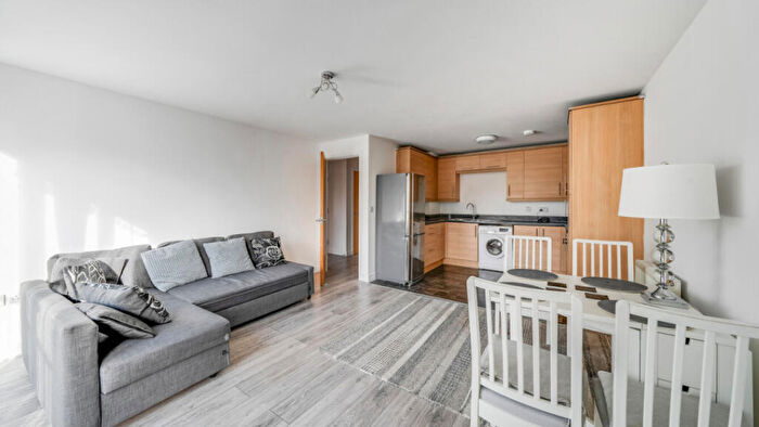 1 Bedroom Flat For Sale In Highbridge Road, Barking, IG11