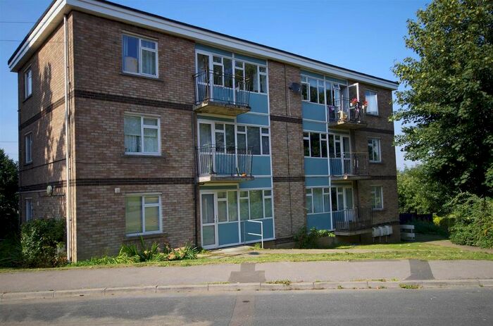 2 Bedroom Flat To Rent In Somerset Avenue, Woodmancote, Dursley, GL11
