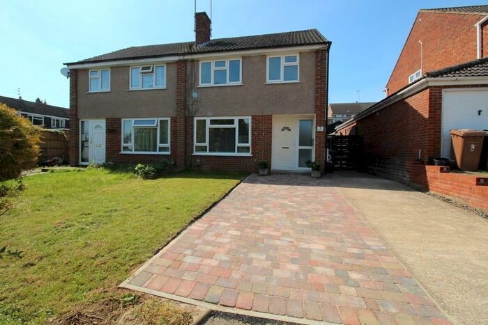 3 Bedroom Semi-Detached House To Rent In Kardwell Close, Hitchin, SG4