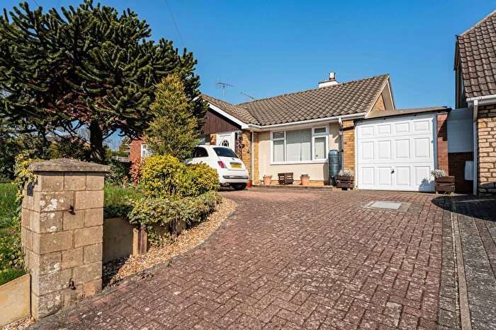 2 Bedroom Bungalow For Sale In Rickley Lane, Bletchley, Milton Keynes, MK3