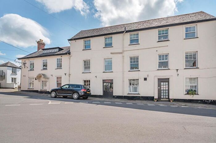 2 Bedroom Flat For Sale In High Street, Dulverton, Somerset, TA22