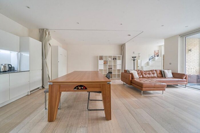 1 Bedroom Flat To Rent In Vencourt Place, Ravenscourt Park, Hammersmith, London, W6