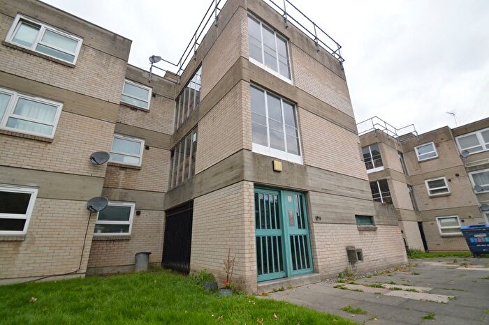 1 Bedroom Flat To Rent In Woodhurst Road, Abbeywood, London, SE2