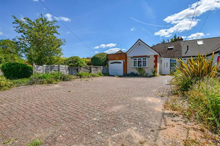 3 Bedroom Bungalow For Sale In Park Street Lane, Park Street, AL2