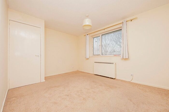 1 Bedroom Flat For Sale In Merstham Drive, Clacton-On-Sea, CO16