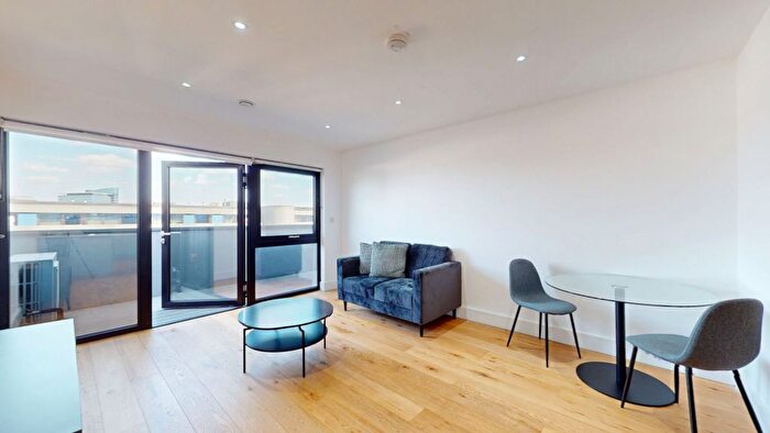 1 Bedroom Flat To Rent In New Horizons Court, Brentford, TW8