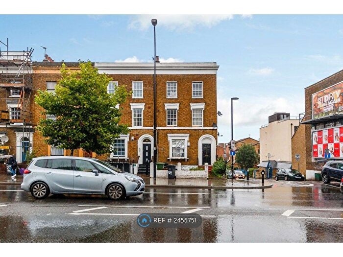 2 Bedroom Flat To Rent In New Cross Road, London, SE14
