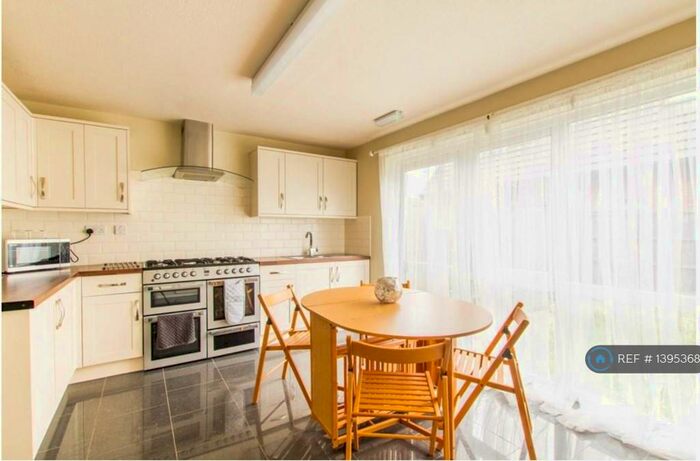 4 Bedroom Terraced House To Rent In Seventh Avenue, London, E12