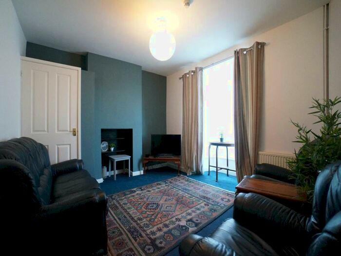 3 Bedroom House To Rent In Caellepa, Bangor, Gwynedd, LL57