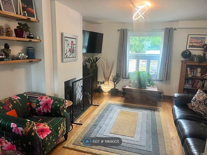 3 Bedroom Semi-Detached House To Rent In New Road, Impington, Cambridge, CB24