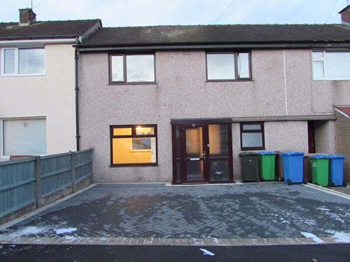 3 Bedroom Terraced House To Rent In Crescent Road Marland, OL11