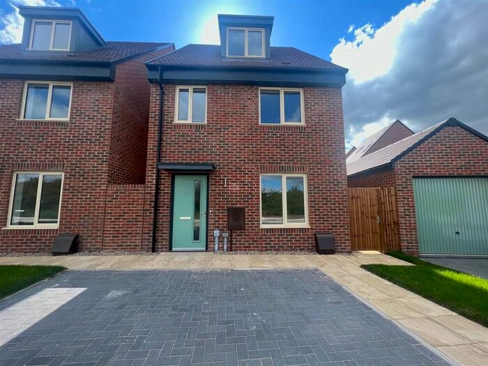 4 Bedroom Property To Rent In Purssell Road, Weston Turville, Aylesbury, HP22