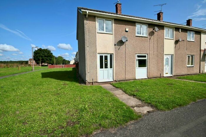 3 Bedroom End Of Terrace House For Sale In Hethersett Way, New Rossington, Doncaster, DN11