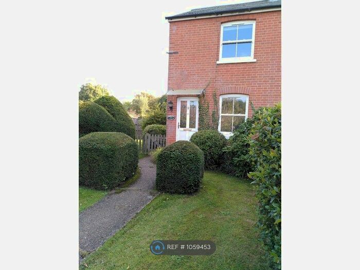 2 Bedroom Semi-Detached House To Rent In Saunders Lane, Woking, GU22