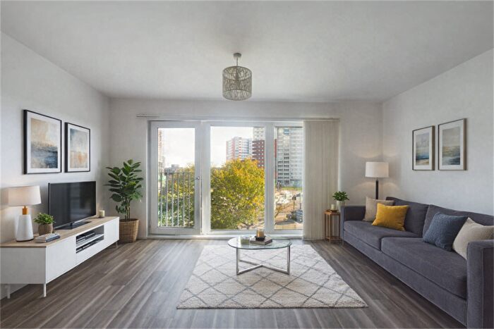 1 Bedroom Flat For Sale In Lincoln Apartments, Lexington Gardens, B15