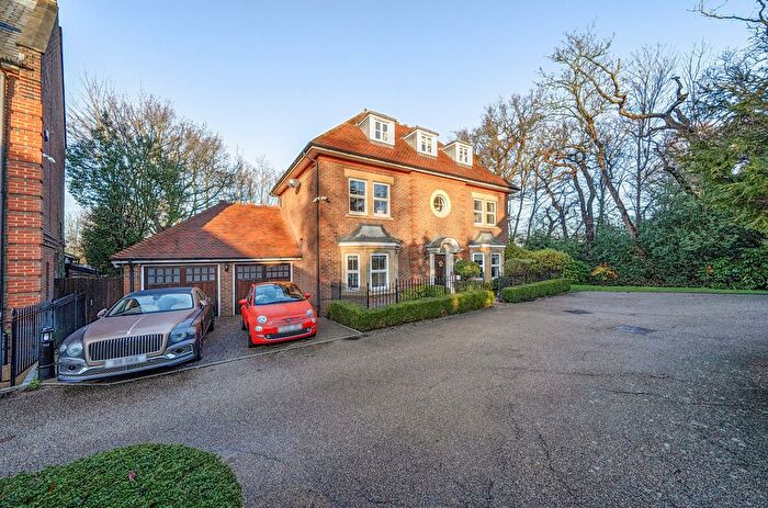 5 Bedroom Detached House For Sale In Regents Drive, Woodford Green, IG8