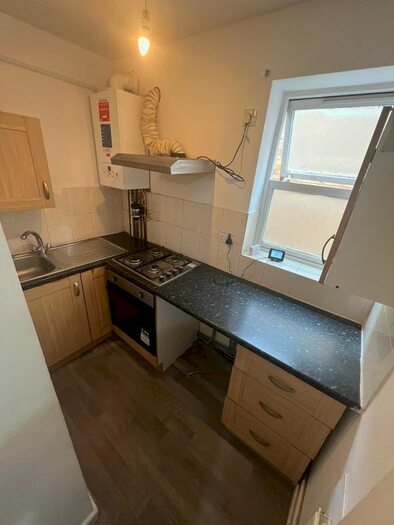 1 Bedroom Flat To Rent In Eastern Road, Romford, RM1
