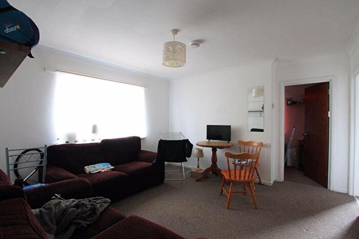 3 Bedroom Flat To Rent In Woodville Road, CF24