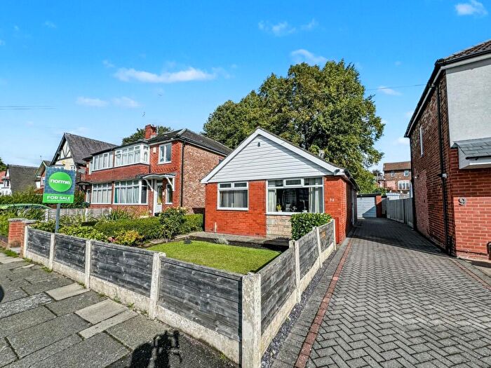 2 Bedroom Bungalow For Sale In Newlands Drive, Prestwich, M25