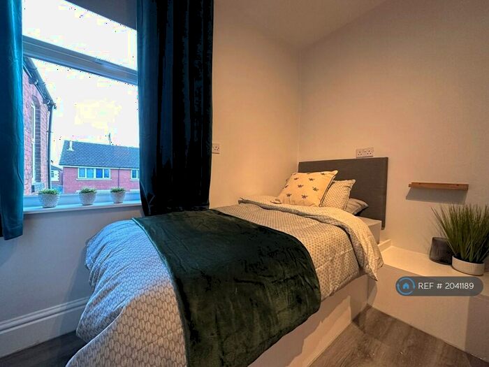 Studio To Rent In Chorley Old Road, Bolton, BL1