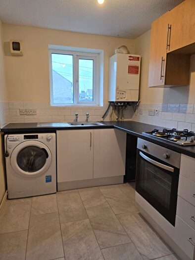 2 Bedroom Flat To Rent In St. Helens Avenue, Swansea, SA1