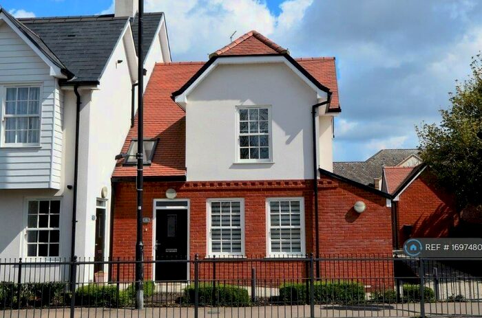 1 Bedroom Maisonette To Rent In Garland Court, Billericay, CM12