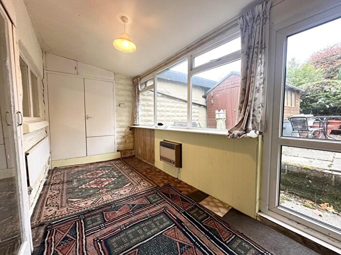2 Bedroom Cottage For Sale In Smalewell Gardens, Pudsey, LS28