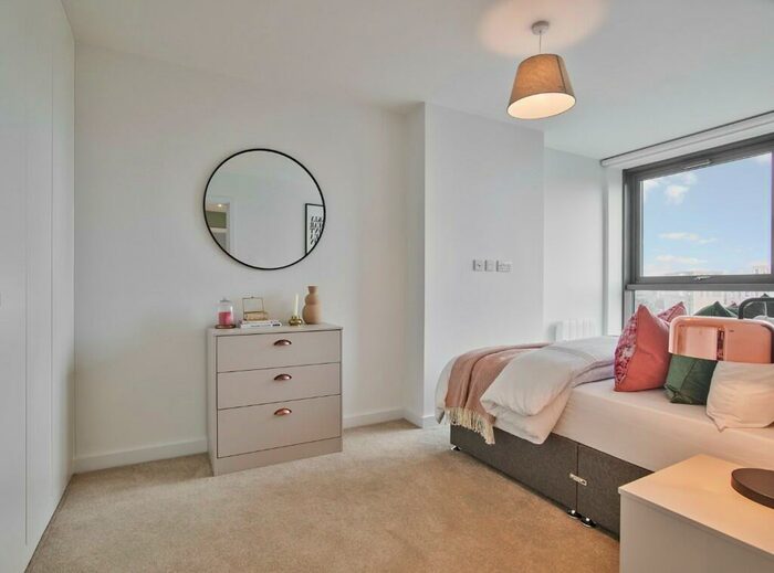 2 Bedroom Apartment To Rent In Holdenhurst Road, Bournemouth, Dorset, BH8