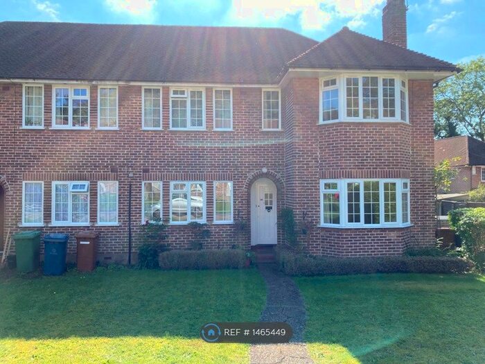 3 Bedroom Maisonette To Rent In Springfield Close, Stanmore, HA7